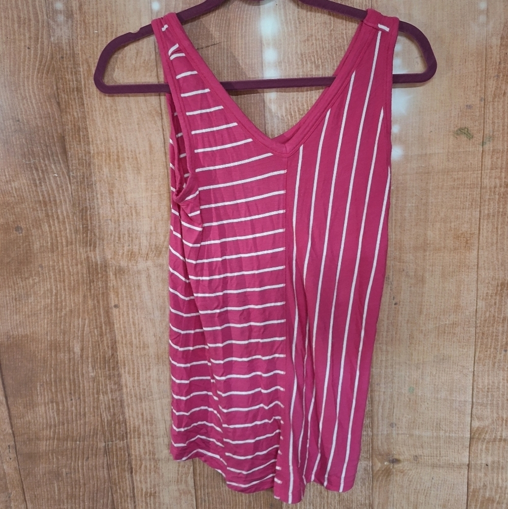 MAURICES PINK AND WHITE V-NECK TANK TOP SIZE SMALL